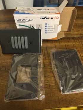 Led-step-agl-2w-27k-120v-wh Envision 120v Led In Wall Step Light 2 Watt 3 Interchangeable Black Face Plates