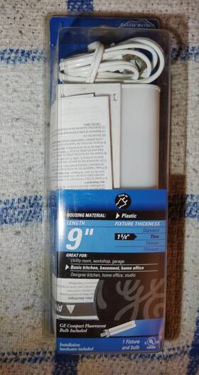 Ge 043168981521 Fluorescent Under Cabinet Light Fixture 9 Inch Plug In Thin 1 5/8