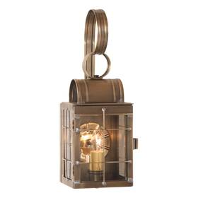 70wbbr Irvins Country Tinware Single Wall Lantern In Weathered Brass 70wbbr Irvins Country Tinware Single Wall Lantern In Weathered Brass