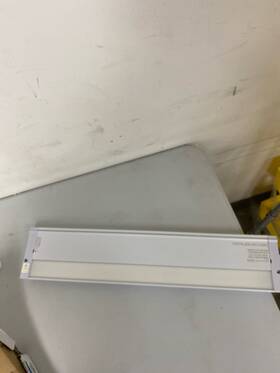 4u27k22wht Kichler 22 Inch 2700k Led White Under Cabinet Light With Frosted Diffuser