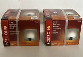 195645 Portfolio 2 Chrome Finish Clear Frosted Pattern Glass Wall Sconce New