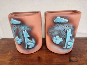 3788 Product Marketing Productive Southwestern Coyote Ceramic Indoor/outdoor Wall Sconce