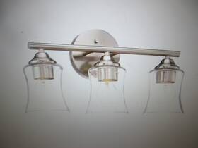 Ssl-81253 Uixe 17.7 Inch 3-light Brushed Nickel Modern Transitional Bathroom Vanity Light