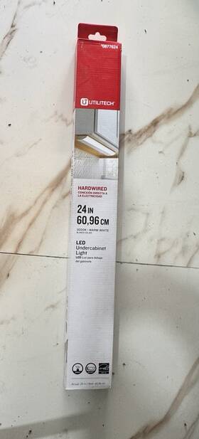 0877624 Utilitech 24 Inch Hardwired Led Under Cabinet Lights - Brand New In Box