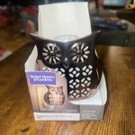 New Better Homes & Gardens Owl Fragrance Oil Plug In Diffuser / Soft Led Light. Fixed Price $15.00.