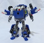 Hasbro Transformers Turbo Tracks Reveal The Shield Rts Deluxe Class 2010. Fixed Price $13.88.
