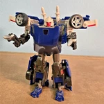 Transformers Turbo Tracks "reveal The Shield" Series Deluxe Class Hasbro 2010. Fixed Price $22.00.